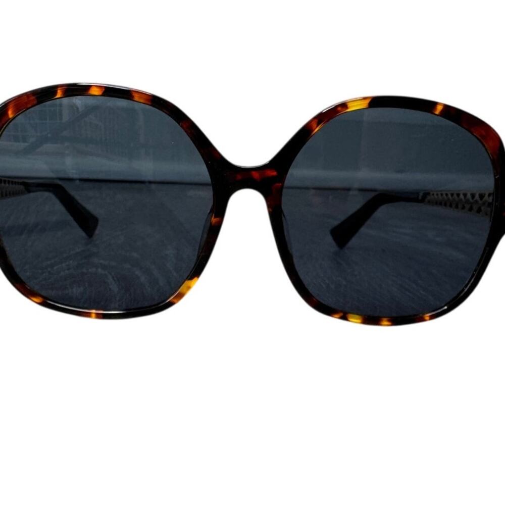 Authentic Dior Oversized Tortoiseshell Sunglasses… - image 8